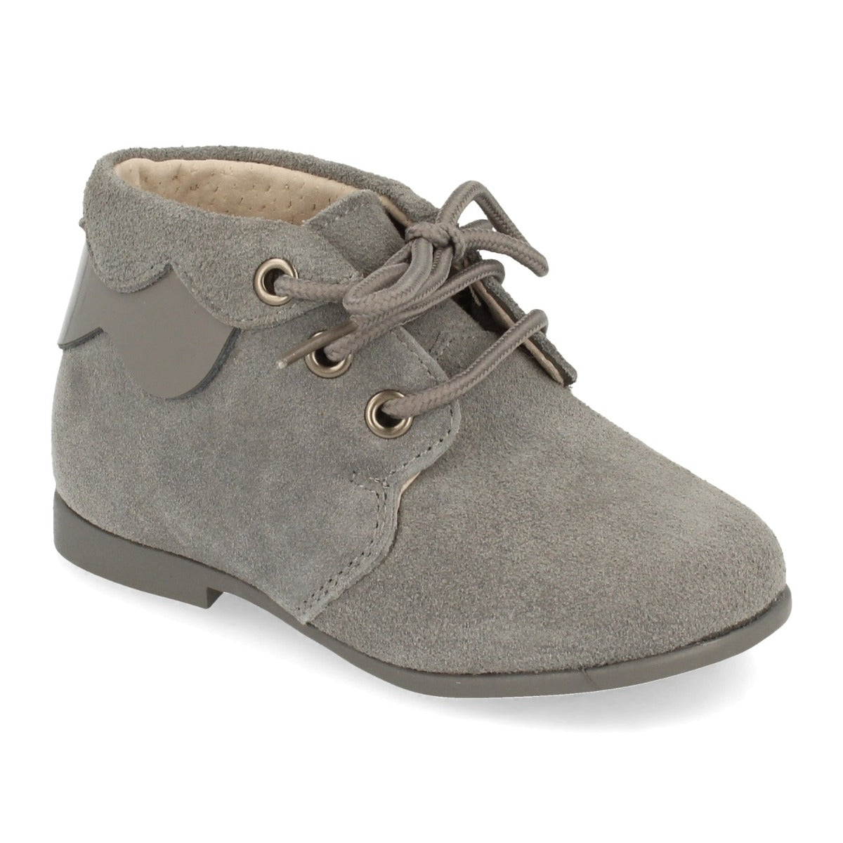 Girl's Flat Shoe with Leather and Laces