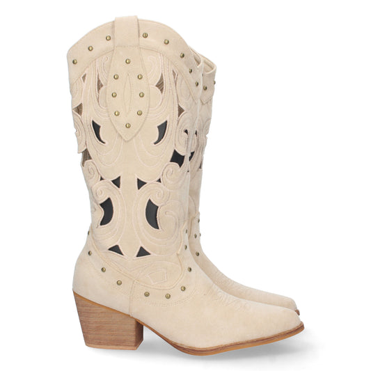 Bota de Tacón con Calados y Tachuelas para Mujer